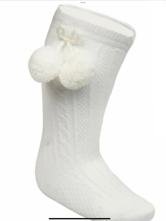 Cream Pom pom socks.     10231909
