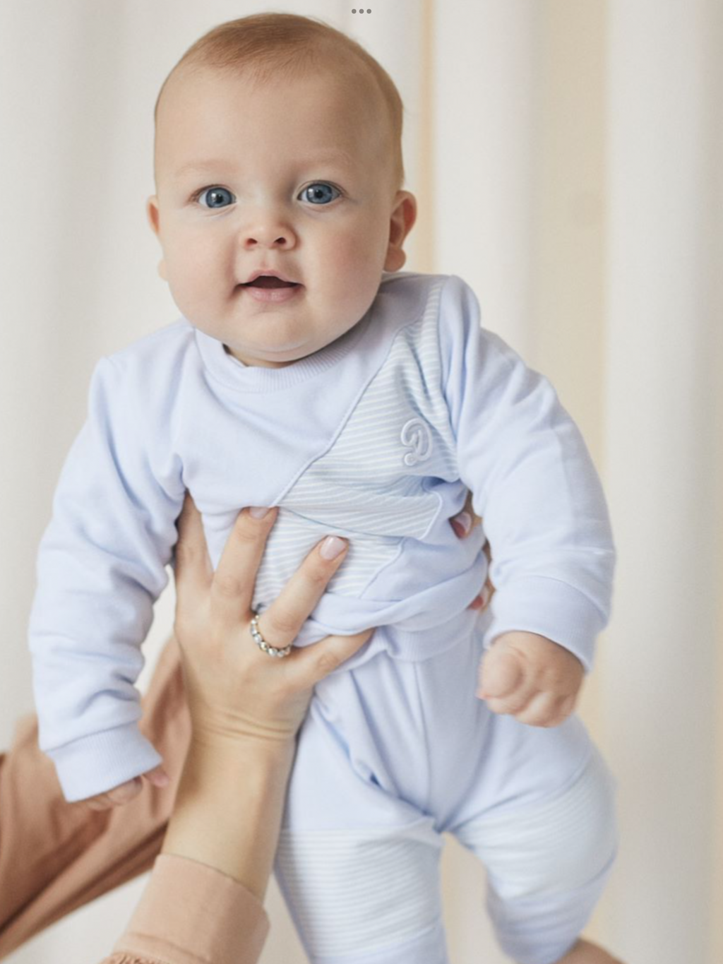 Deolinda boys leisure suit.   08231790