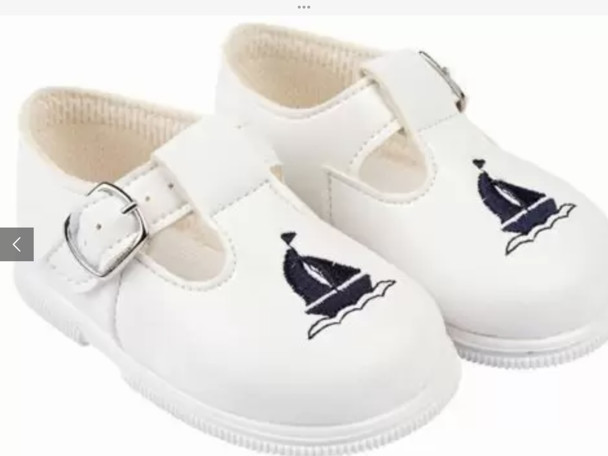 Baby pods white hard soled  S97