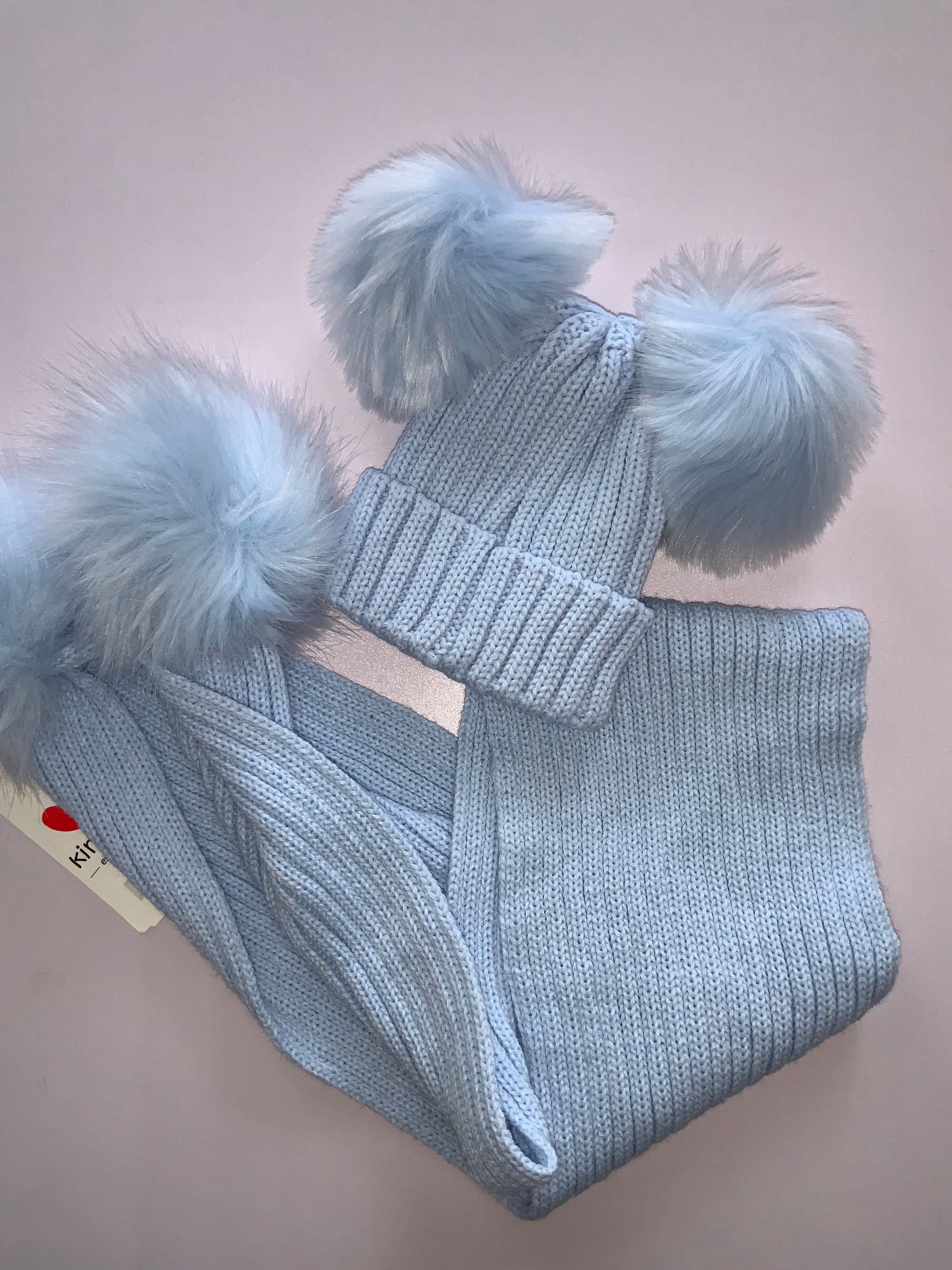 Pom Pom hat and scarf set.   10231932