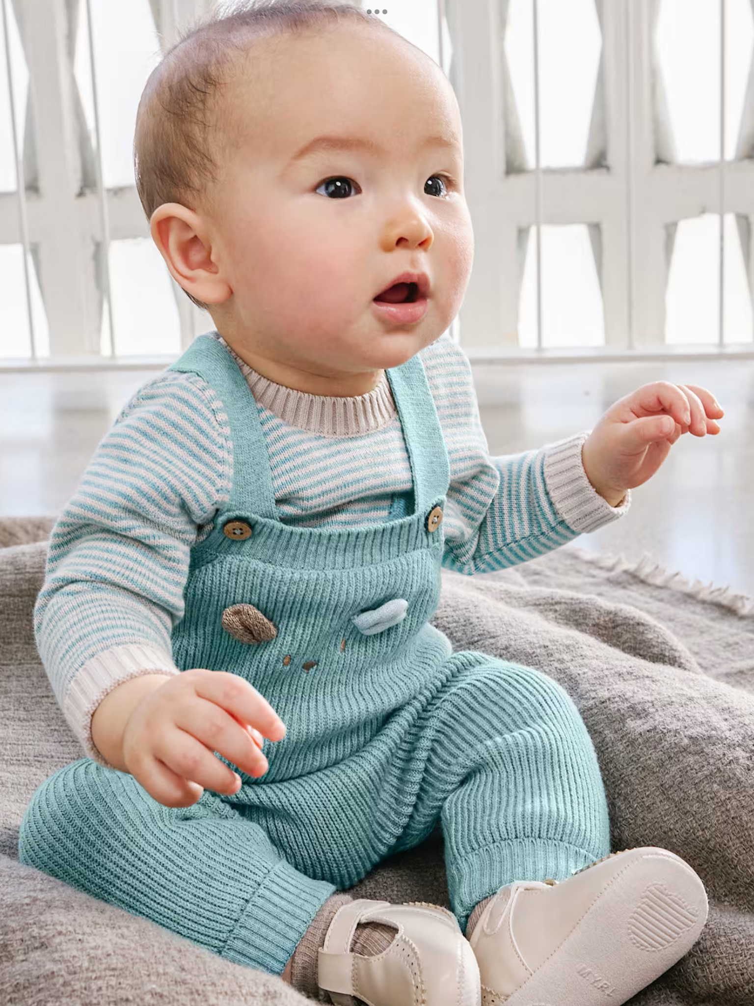 Newborn dungarees and jumper set 0826831