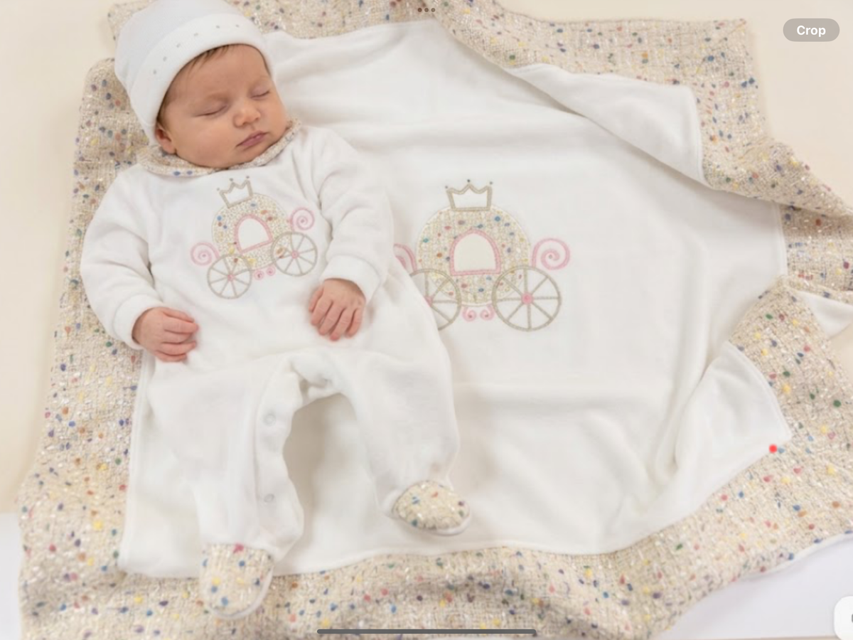 Chic by deolinda babygro and hat 0926852