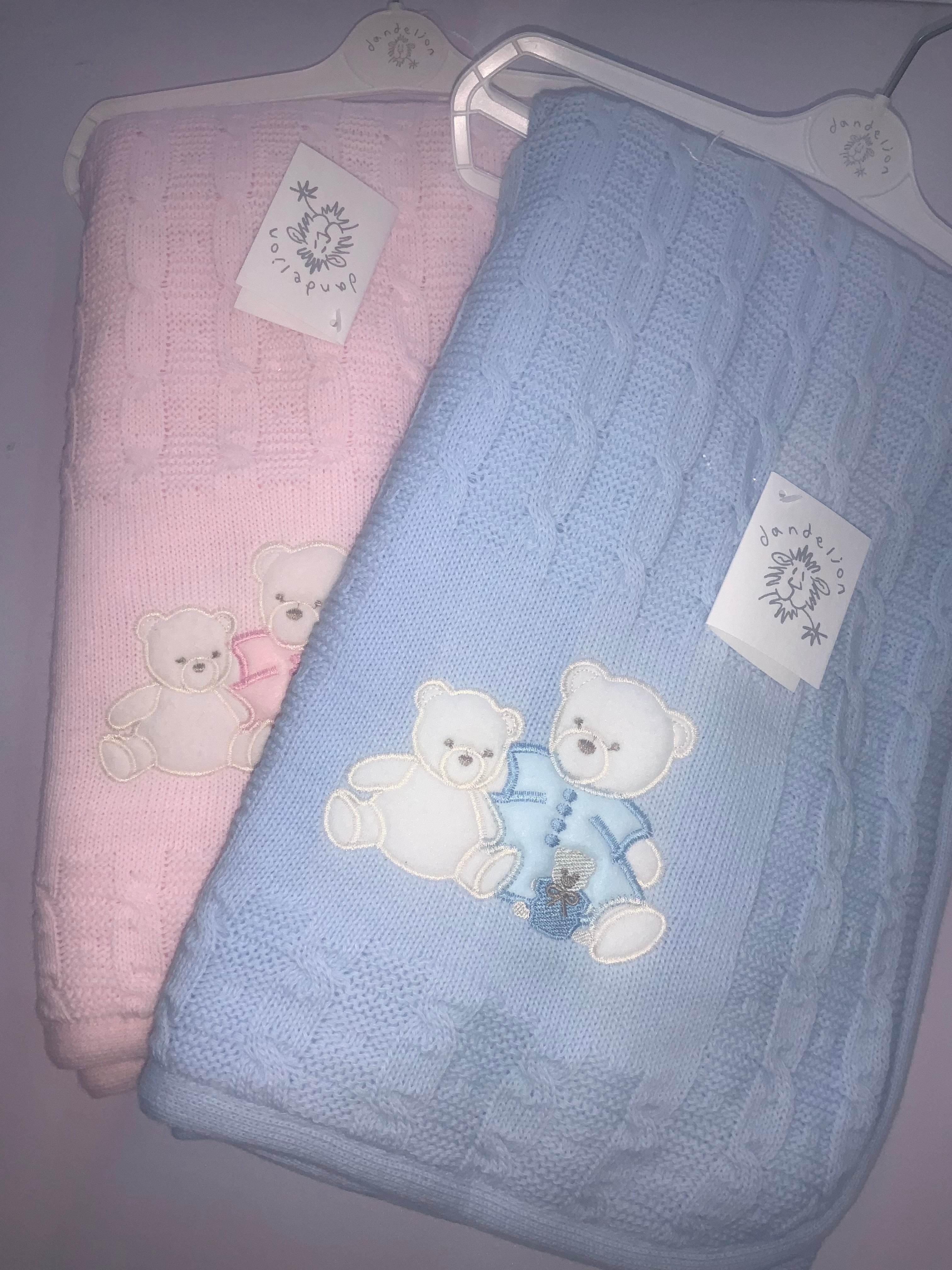 Dandelion shawl 0126557