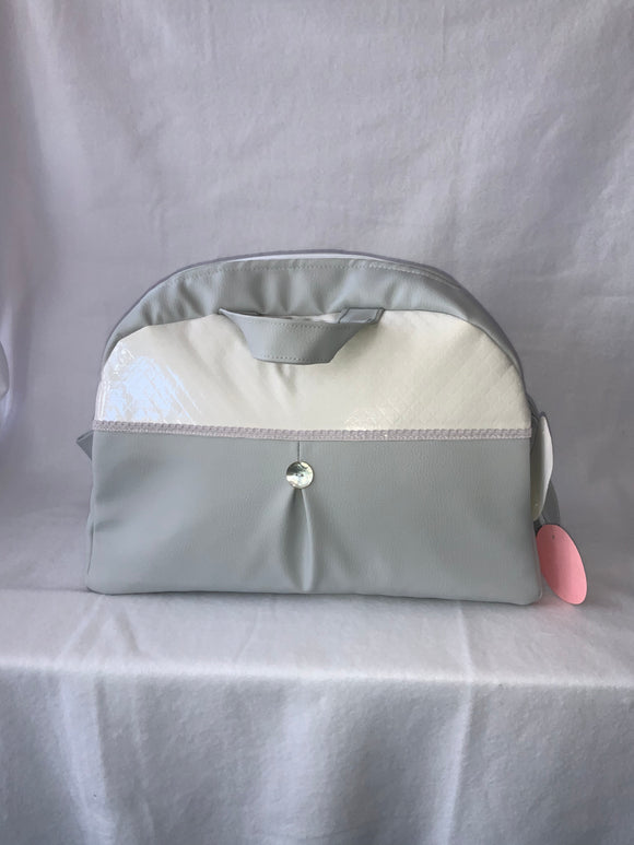Changing bag.      G91