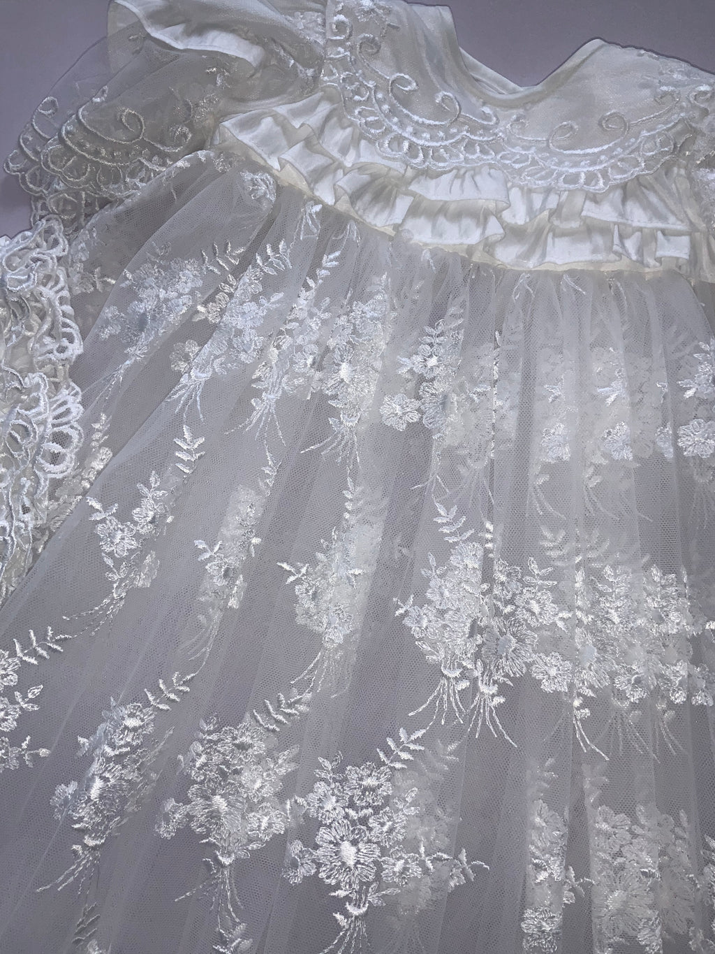 Christening gown.     03221042