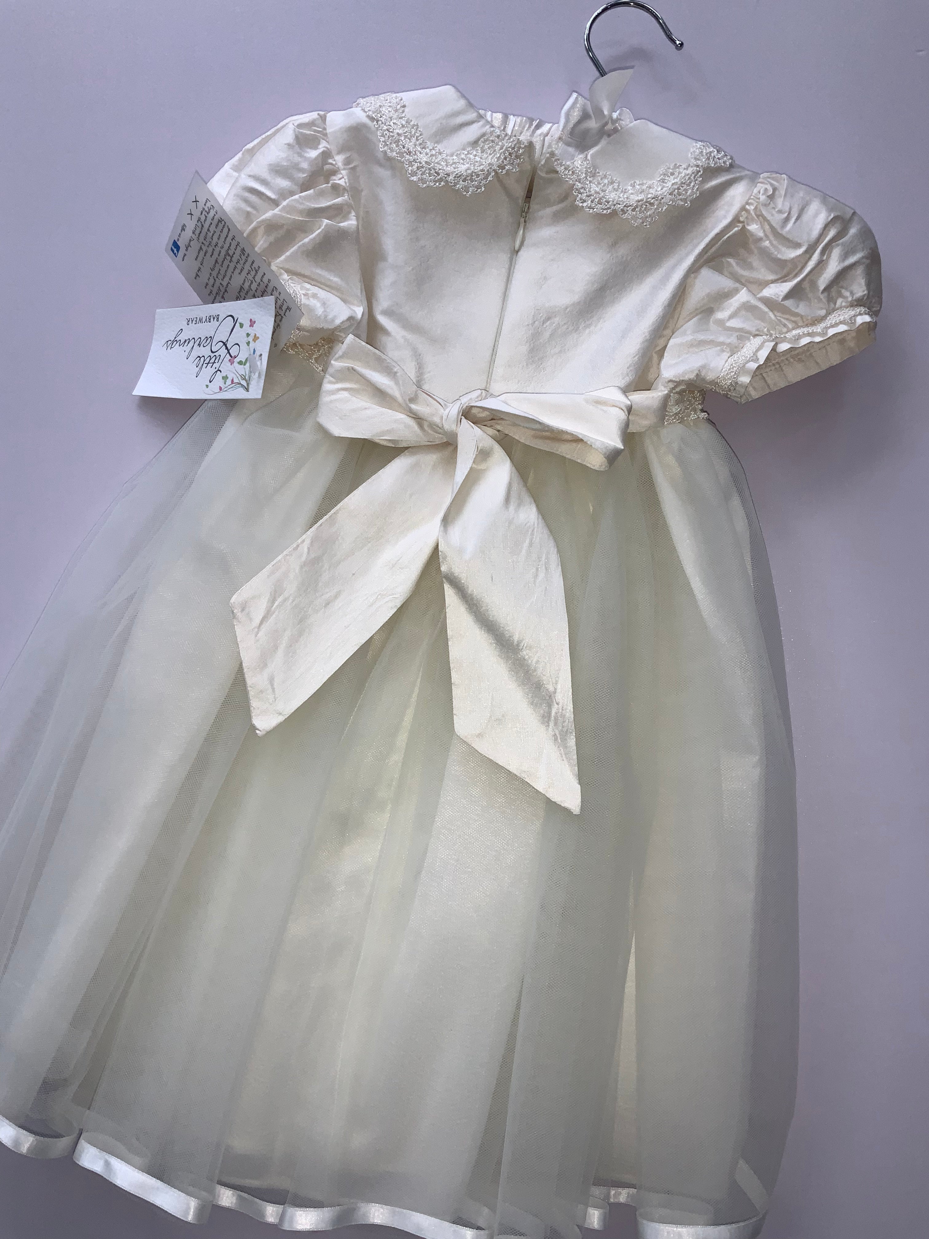 Christening dress.           0821475