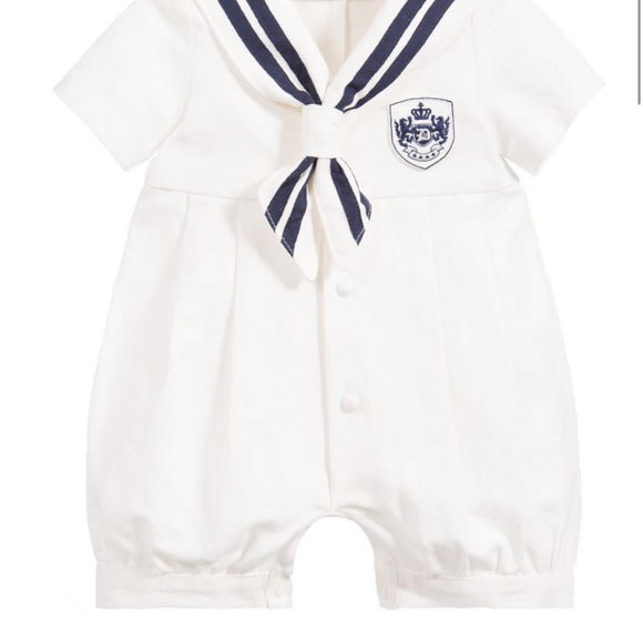 Christening/occasion wear.        03221048