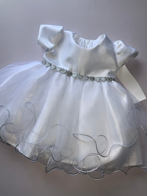 White christening dress.      06221141