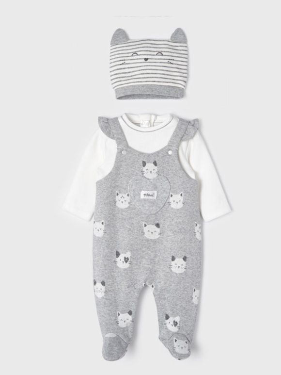Mayoral romper and hat.      10221208