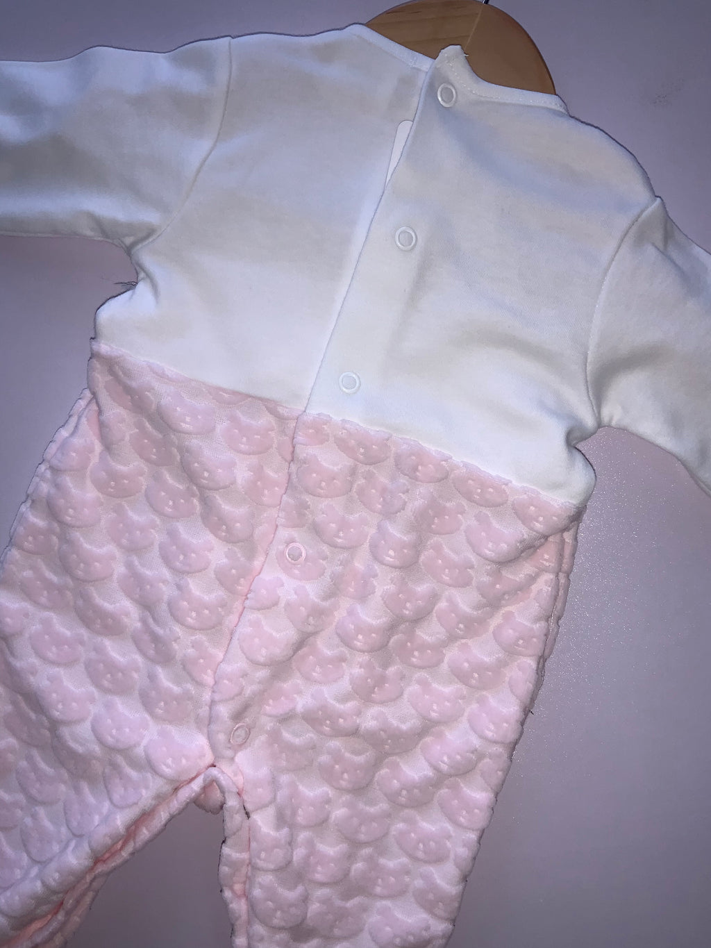 Deolinda onsie/babygro.          0921601