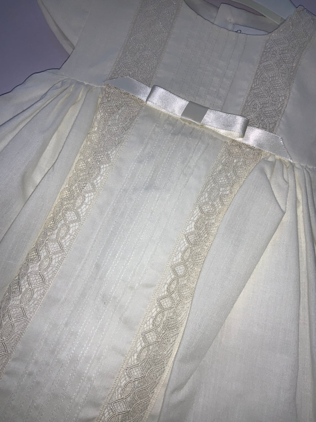 Girls Christening dress.        114