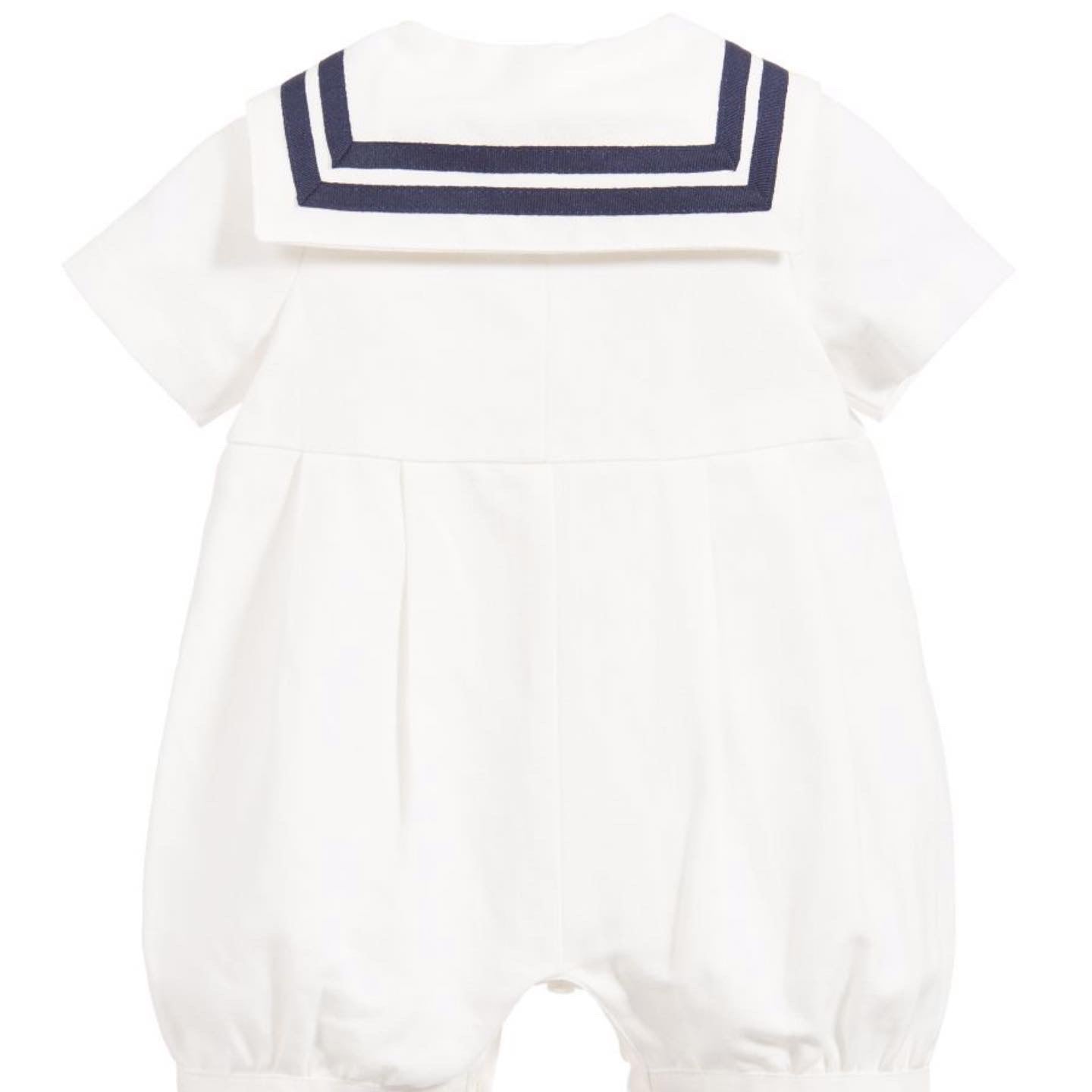 Christening/occasion wear.        03221048