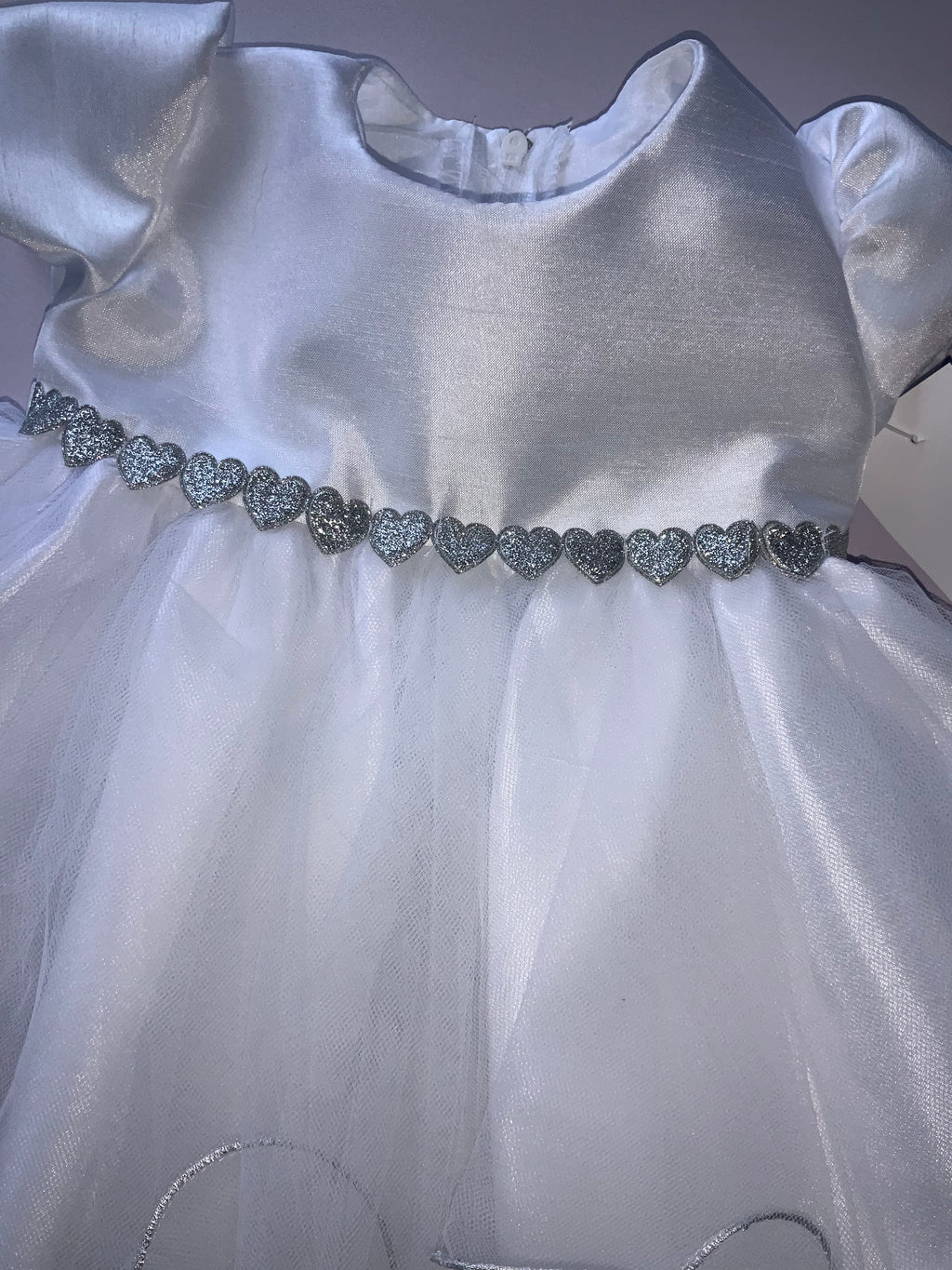 White christening dress.      06221141