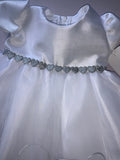 White christening dress.      06221141