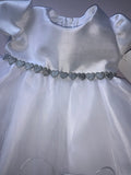 White christening dress.      06221141