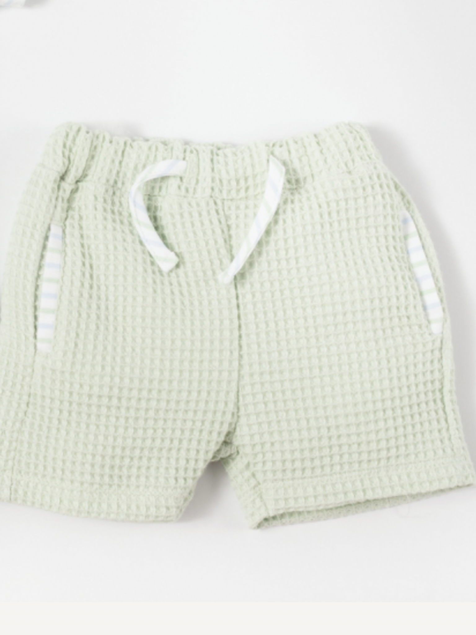 Deolinda boys set.        0222898