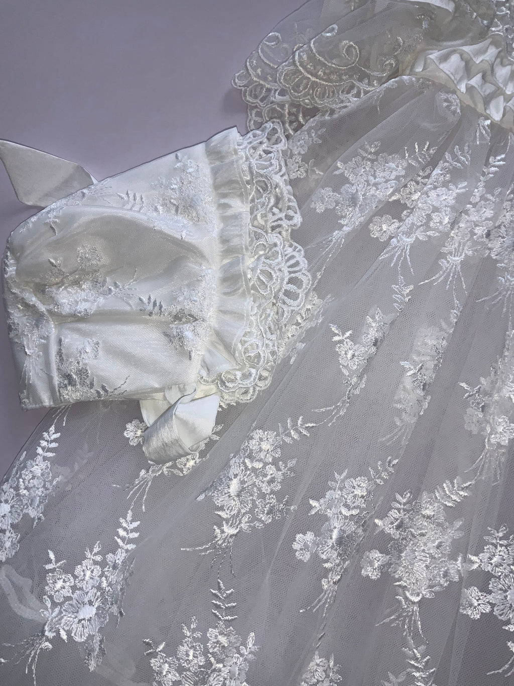 Christening gown.     03221042